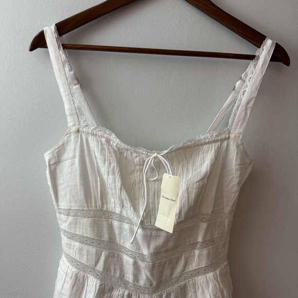 Abercrombie & Fitch lace corset mini skort dress in white Sz S NWT!! - Picture 7 of 8